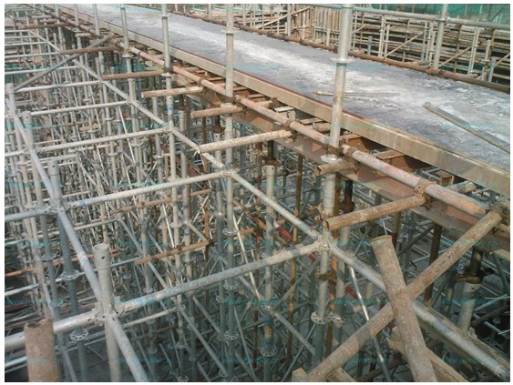 【建筑鋼管腳手架】遵守“安quan”方可趨近工程無(wú)憂！